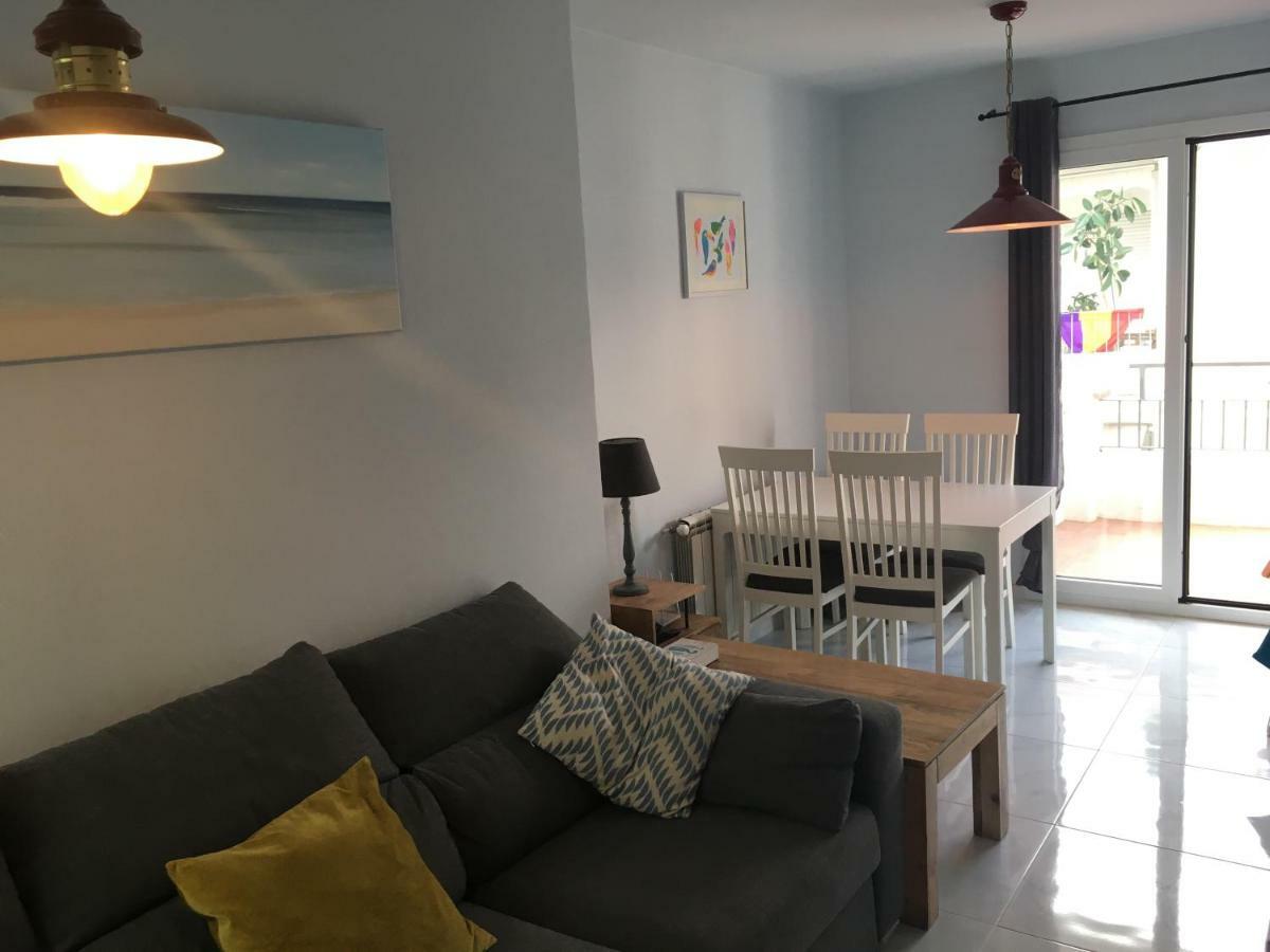 2 Bedroom Apartment In The Old Town, Close To The Beach L' Escala Екстериор снимка