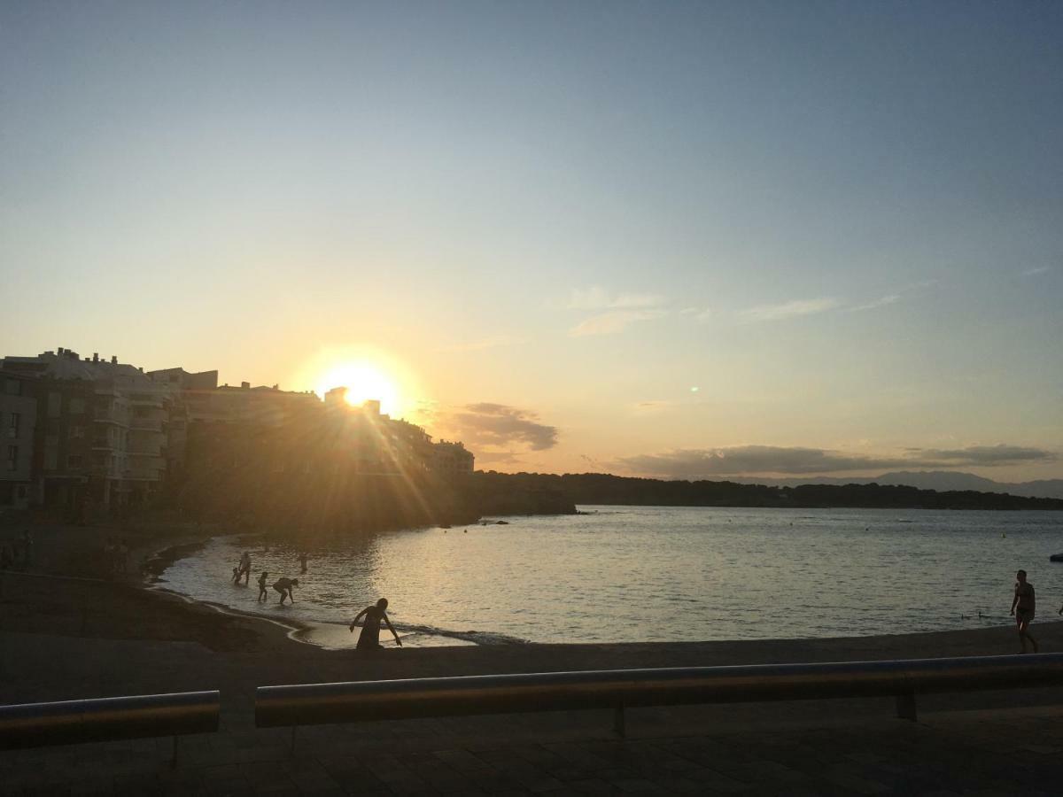 2 Bedroom Apartment In The Old Town, Close To The Beach L' Escala Екстериор снимка
